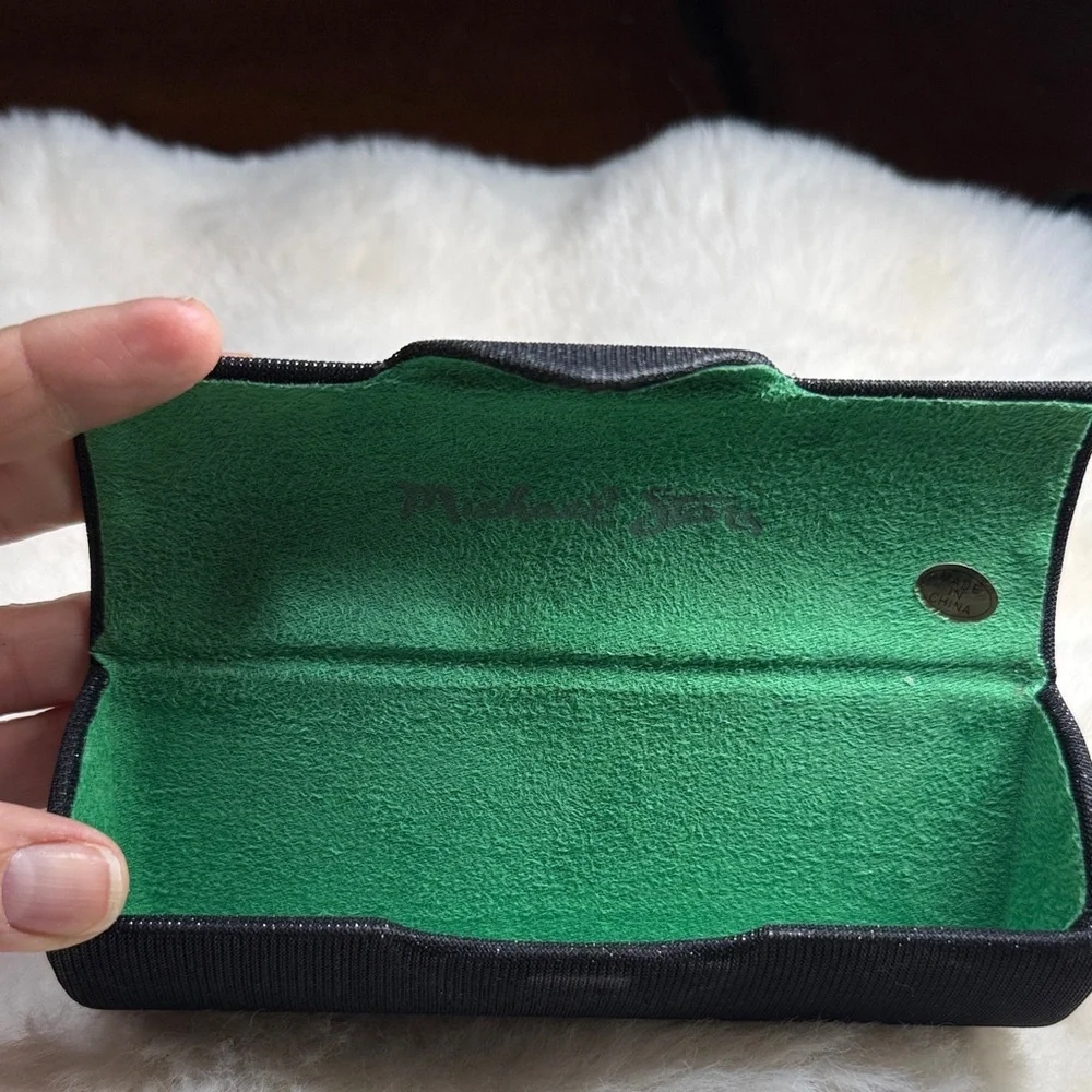 Michael Stars Black Woven‎ Hard Sunglasses Case Green Lining Magnetic Closure